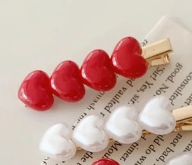 Glossy Four Hearts Clip